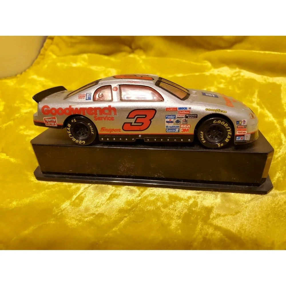 1995 Hasbro Dale Earnhardt #3 GM Goodwrench Monte‎ Carlo 1:64